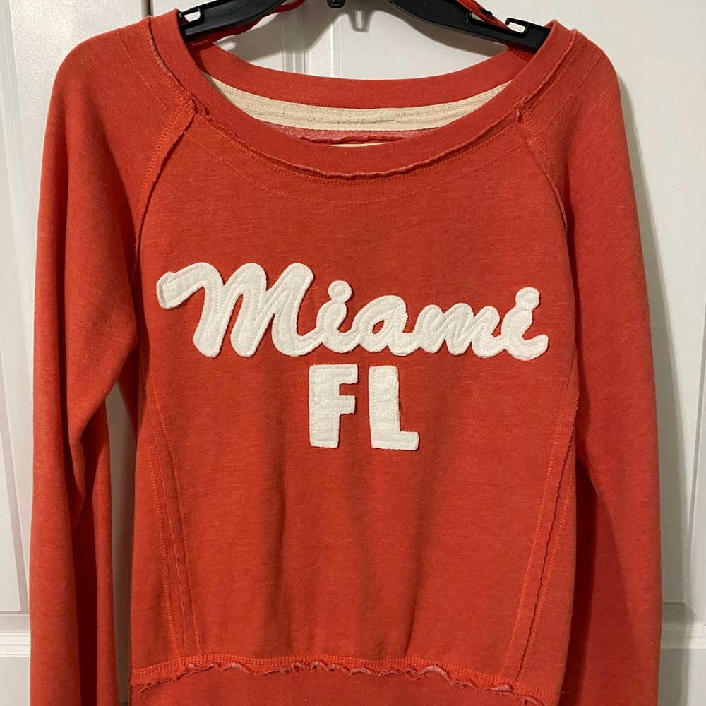 Sweatshirt